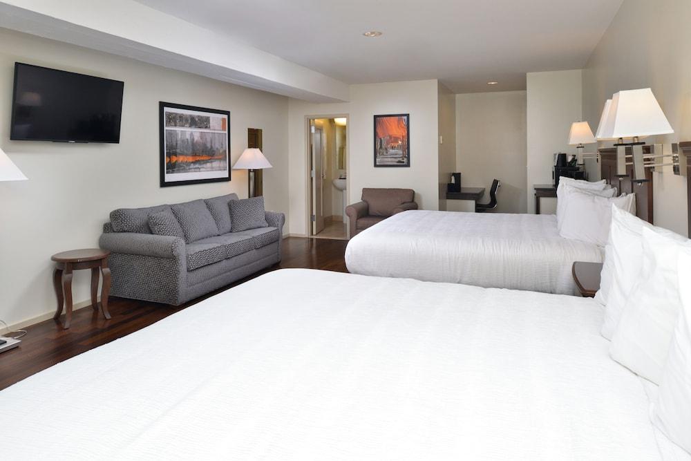 Grand Eastonian Hotel & Suites Easton Exterior photo