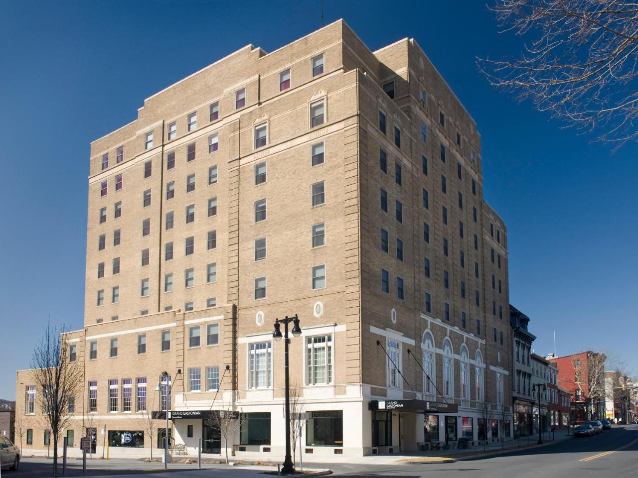 Grand Eastonian Hotel & Suites Easton Exterior photo