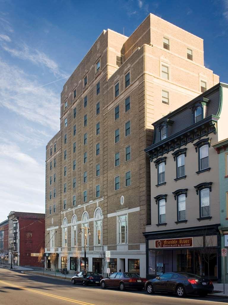 Grand Eastonian Hotel & Suites Easton Exterior photo