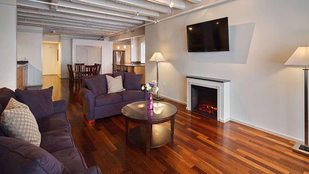 Grand Eastonian Hotel & Suites Easton Room photo